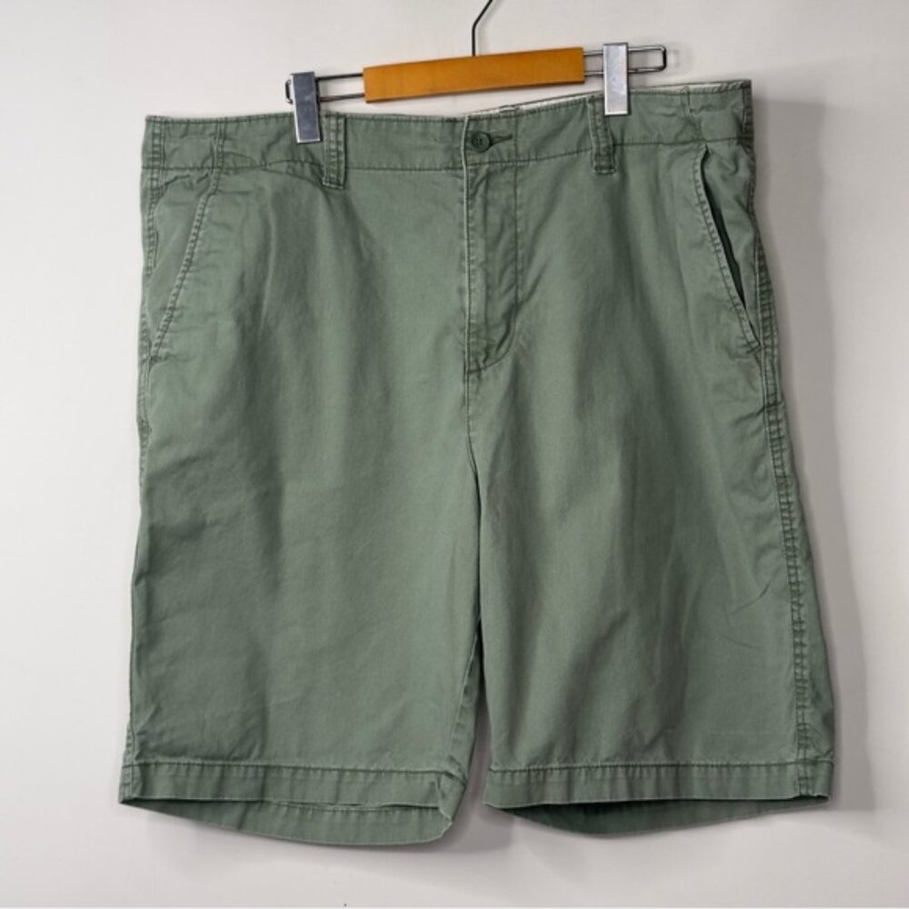 Old Navy Chino Shorts Outdoor Flat Front Men Size 40  Green Lived-In Straight